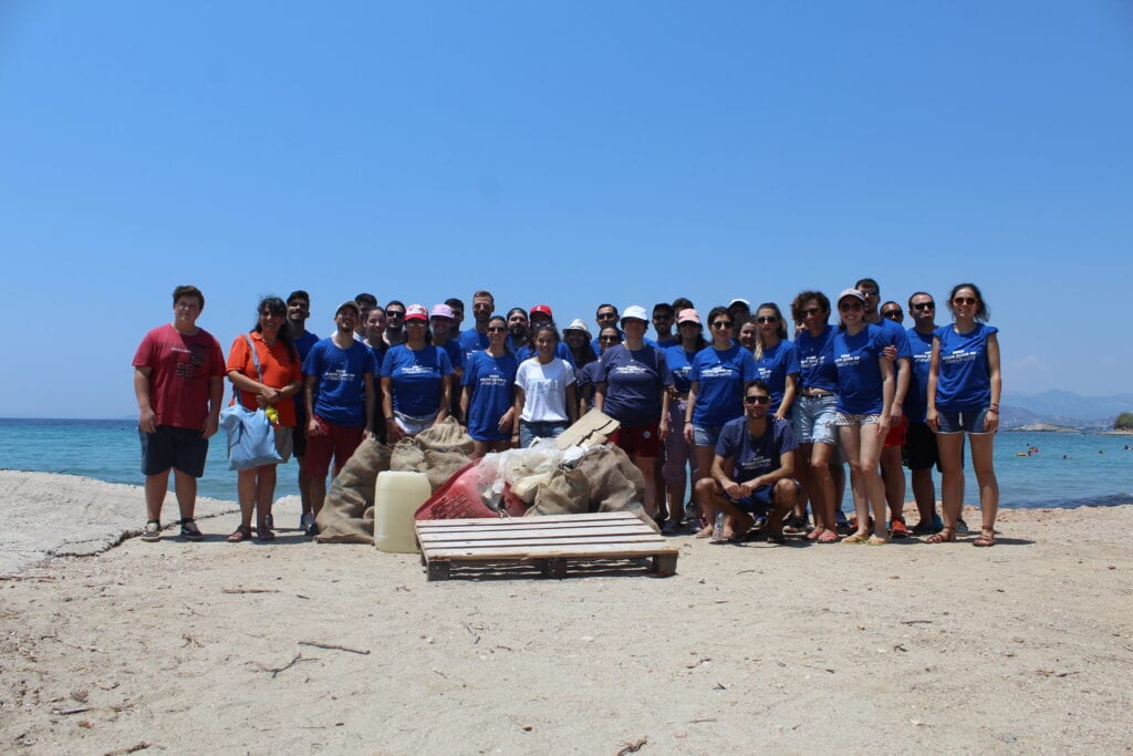The Hellenic Initiative supports the National Hellenic Student Association (NHSA) of America Beach Clean Up event in Athens in collaboration with Ethelon Organization for a 2nd consecutive year!